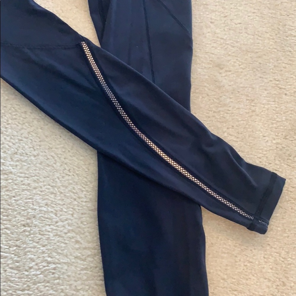 Lululemon Cadence Crusher leggings - Picture 2 of 4